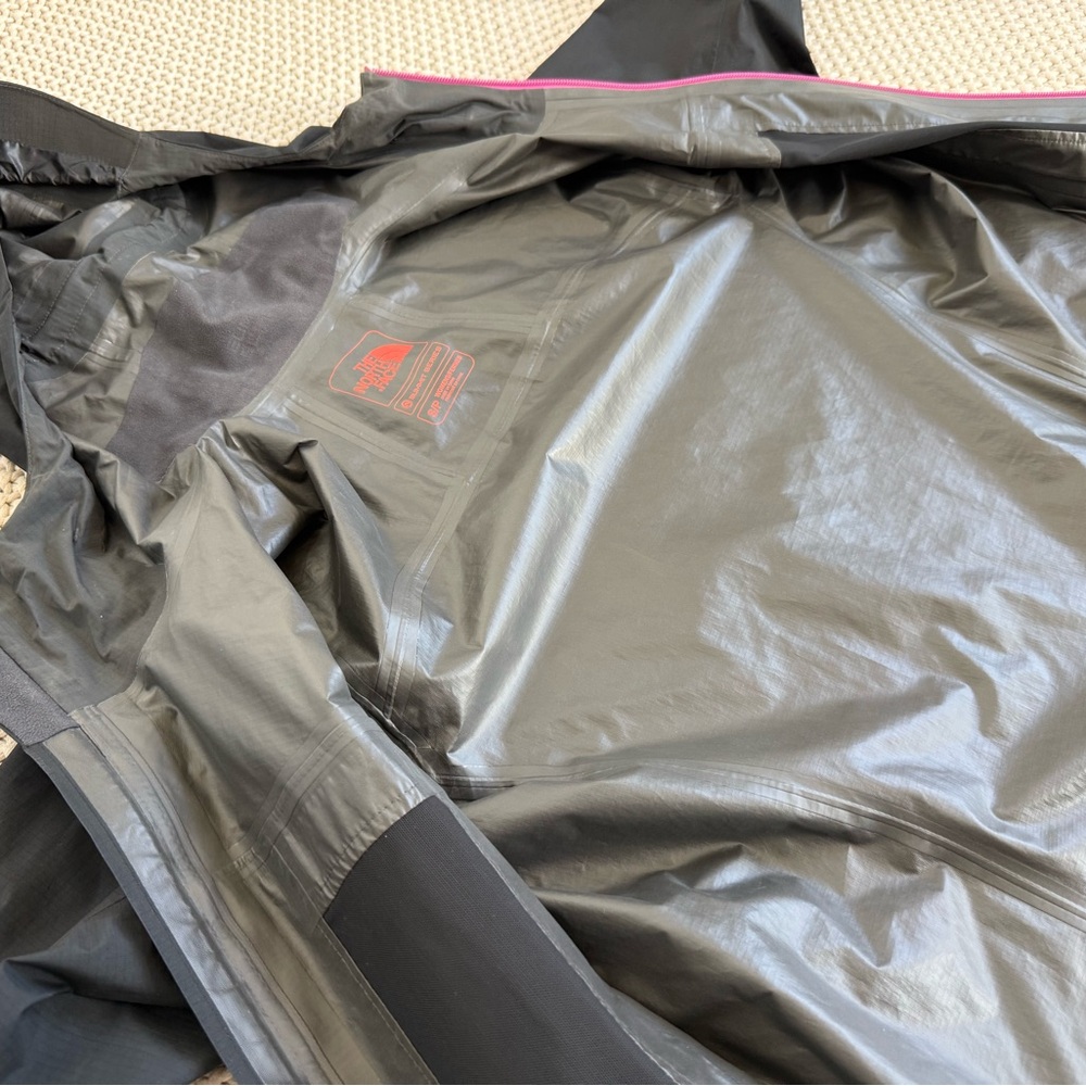 The North Face Summit Series GORE-TEX Rain Jacket | Women’s Small | Waterproof - Picture 5 of 9